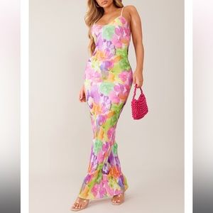 BRAND NEW Pretty Little Thing Plisse Maxi Dress size 4